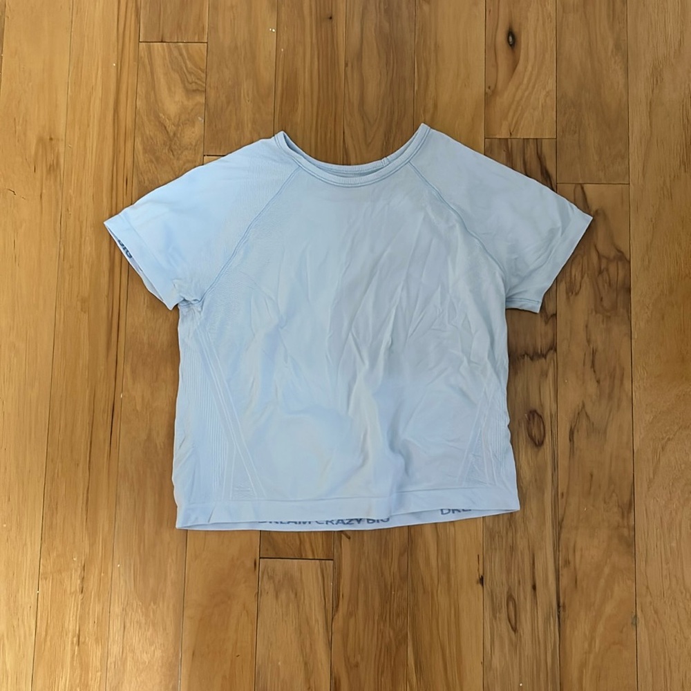 Athleta cropped shirt